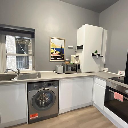 Two Bed Apartment Единбург Екстериор снимка