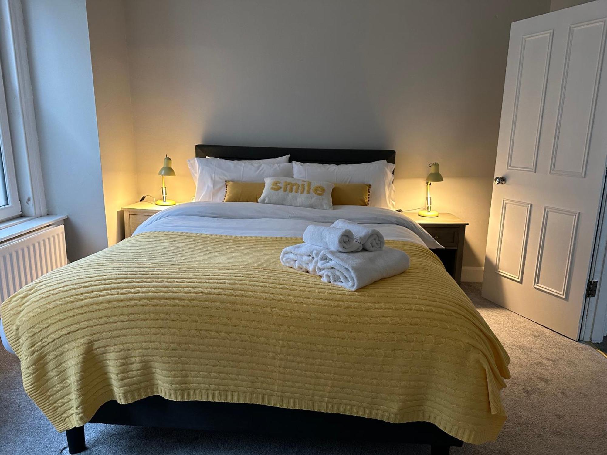 Two Bed Apartment Единбург Екстериор снимка