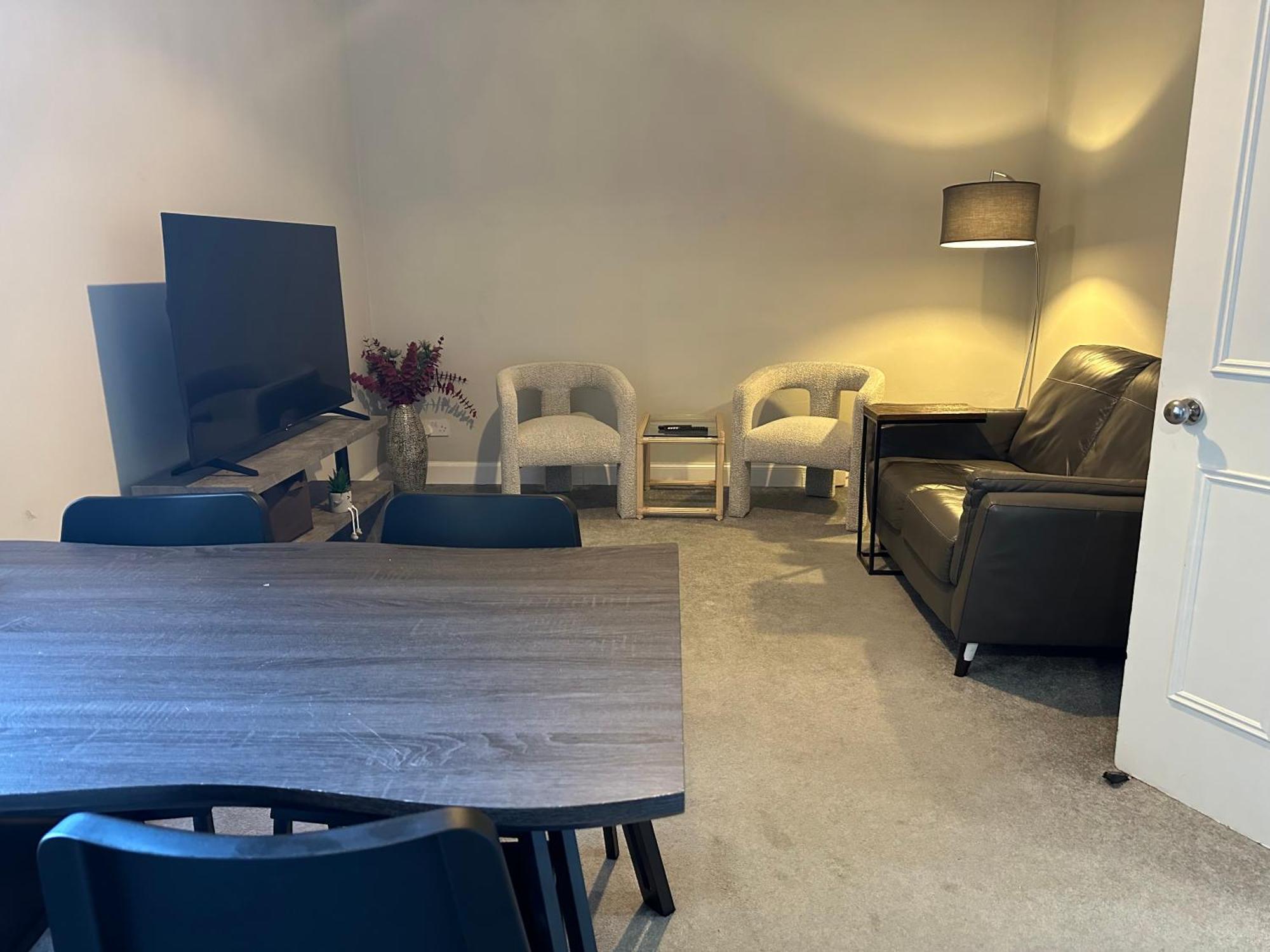 Two Bed Apartment Единбург Екстериор снимка