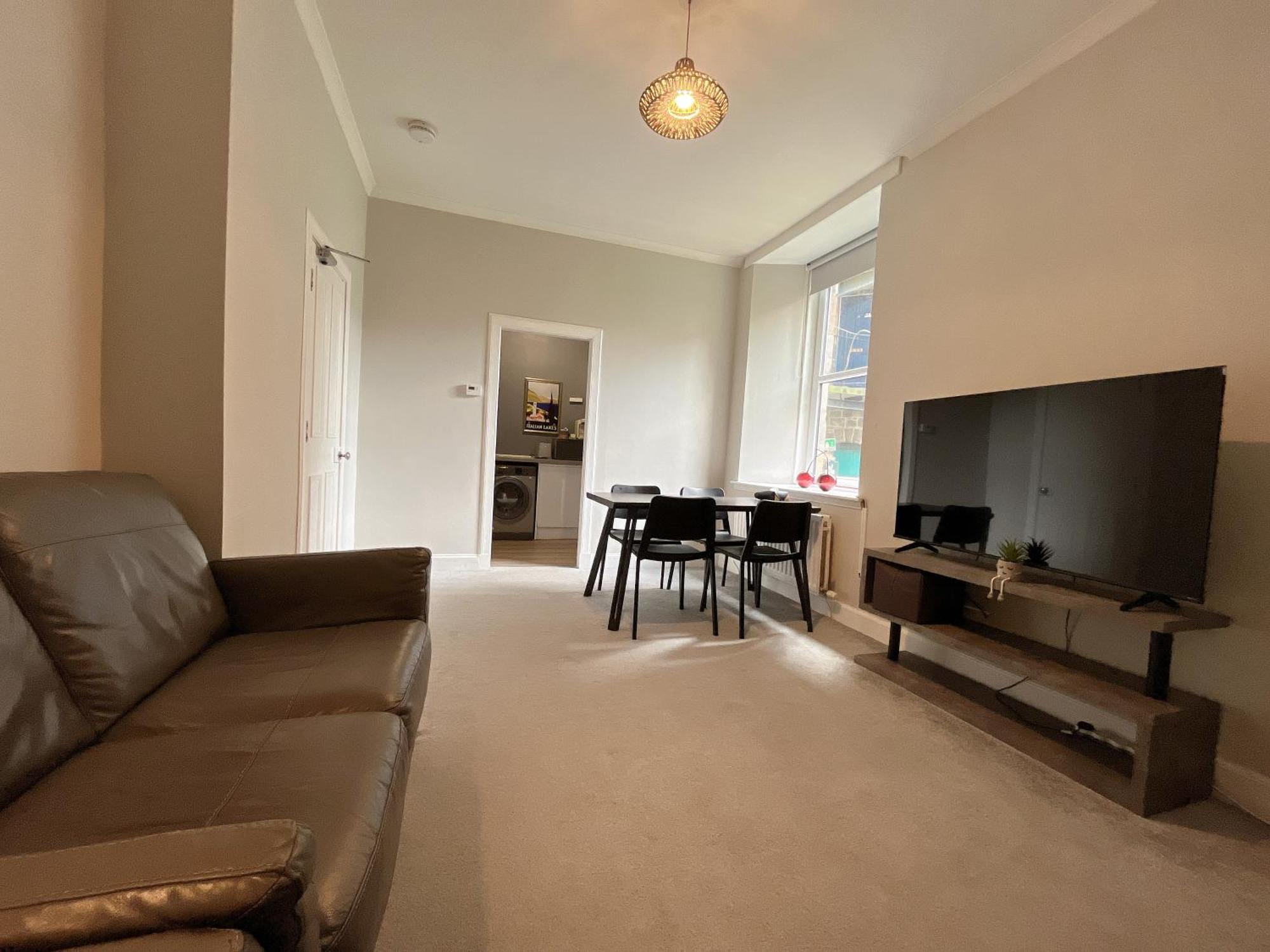 Two Bed Apartment Единбург Екстериор снимка