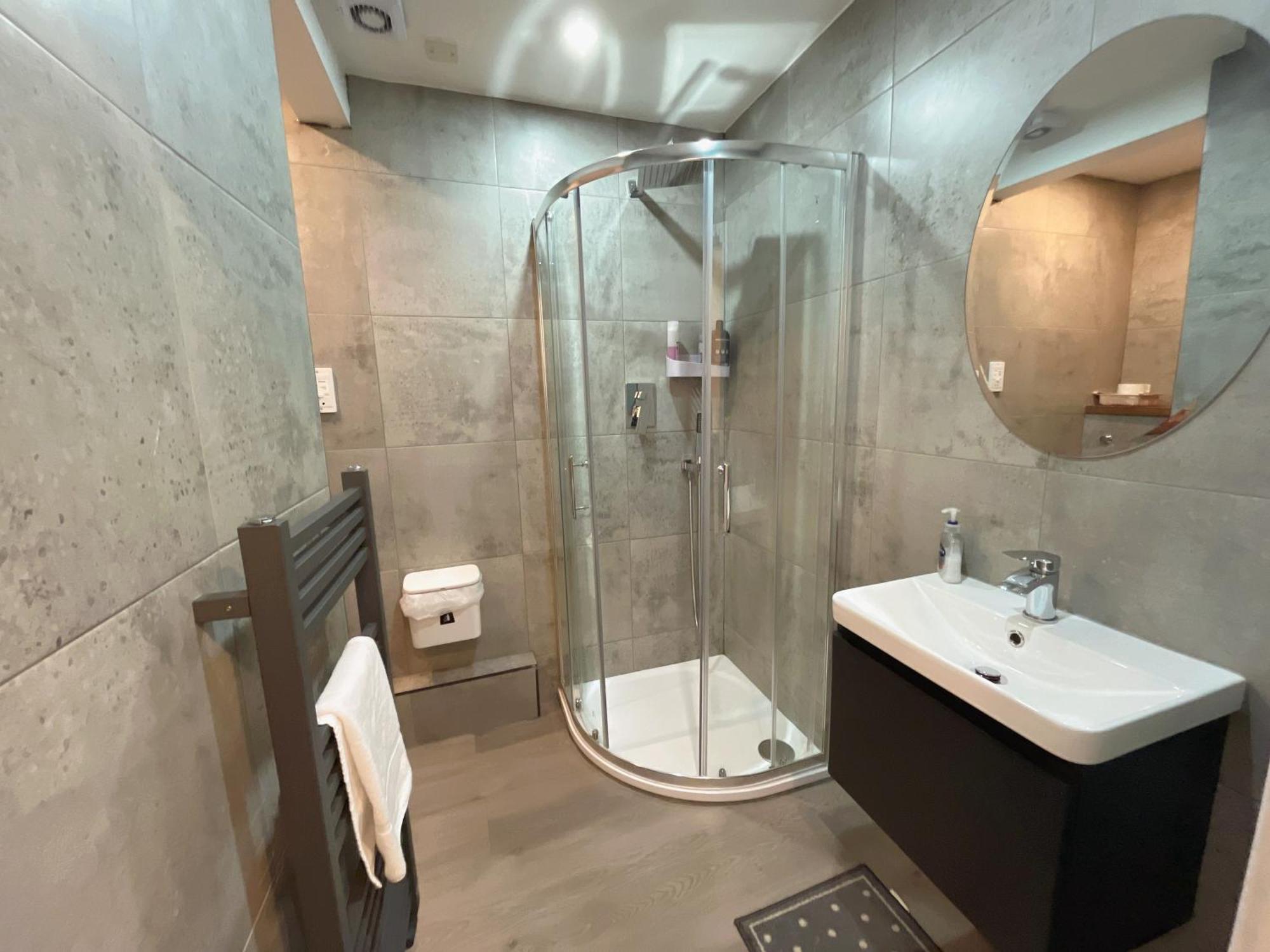 Two Bed Apartment Единбург Екстериор снимка